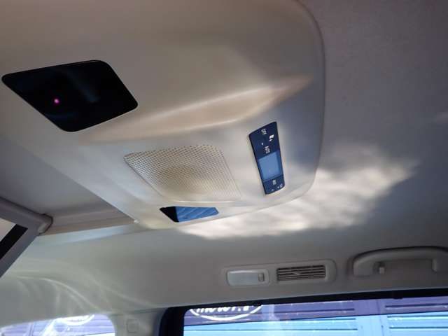 NISSAN ELGRAND 2010 Image 31