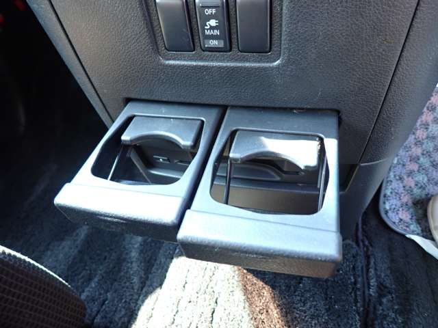 NISSAN ELGRAND 2010 Image 31