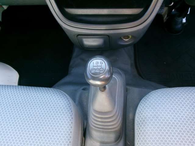 DAIHATSU HIJET TRUCK 4WD 2013 Image 31