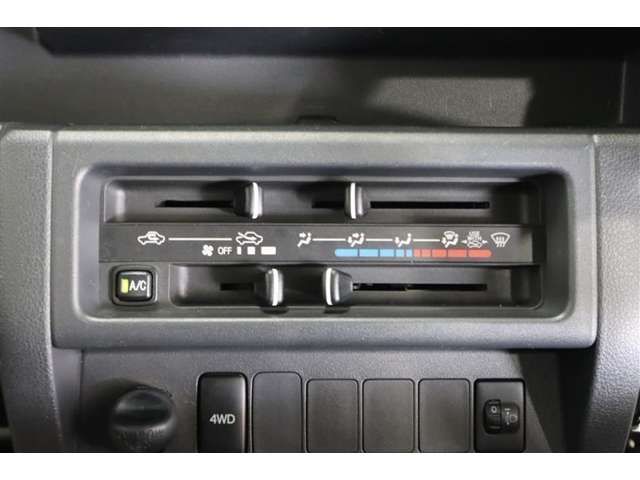 DAIHATSU HIJET TRUCK 4WD 2016 Image 31