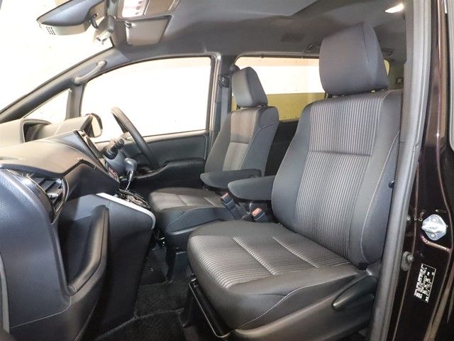 TOYOTA VOXY 2018 Image 31