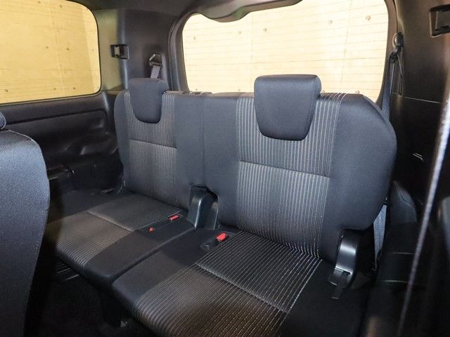 TOYOTA VOXY 2018 Image 31