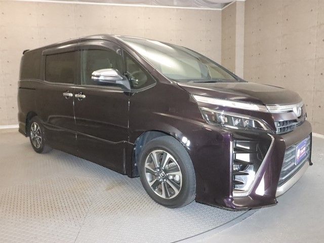 TOYOTA VOXY 2018 Image 31
