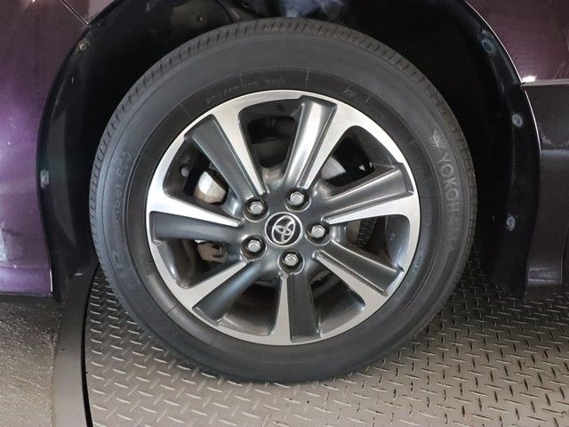 TOYOTA VOXY 2018 Image 31