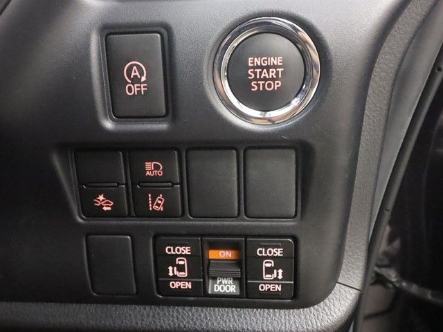 TOYOTA VOXY 2018 Image 31