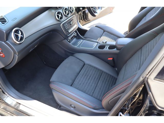 MERCEDES BENZ CLA SH 2018 Image 31