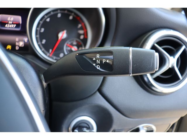 MERCEDES BENZ CLA SH 2018 Image 31