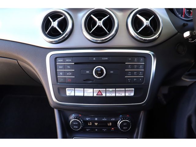 MERCEDES BENZ CLA SH 2018 Image 31