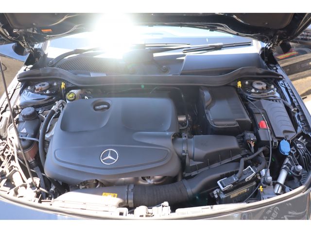 MERCEDES BENZ CLA SH 2018 Image 31