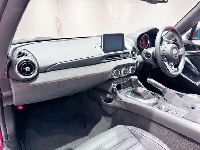 FIAT ABARTH 124 SPIDER 2018 Image 31