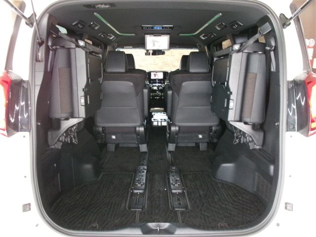 TOYOTA ALPHARD 4WD 2021 Image 31
