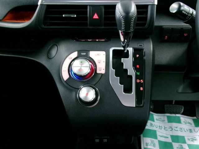 TOYOTA SIENTA 4WD 2019 Image 31