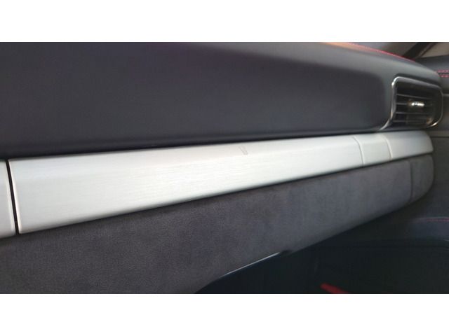 PORSCHE 911 2014 Image 31