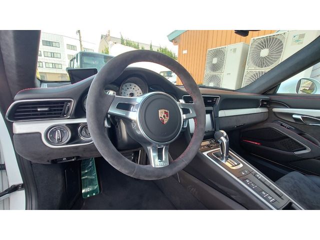 PORSCHE 911 2014 Image 31