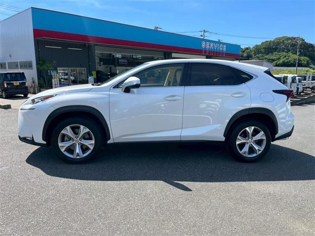 TOYOTA LEXUS NX200T 2016 Image 31