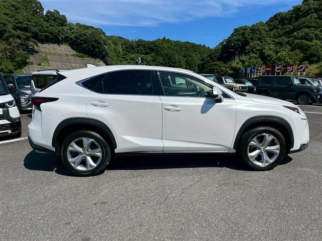 TOYOTA LEXUS NX200T 2016 Image 31