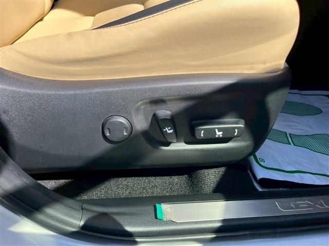 TOYOTA LEXUS NX200T 2016 Image 31