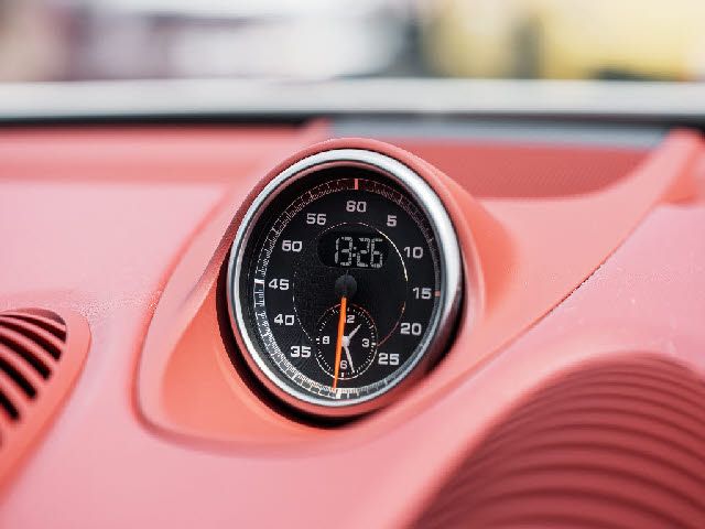 PORSCHE 718CAYMAN 2018 Image 31