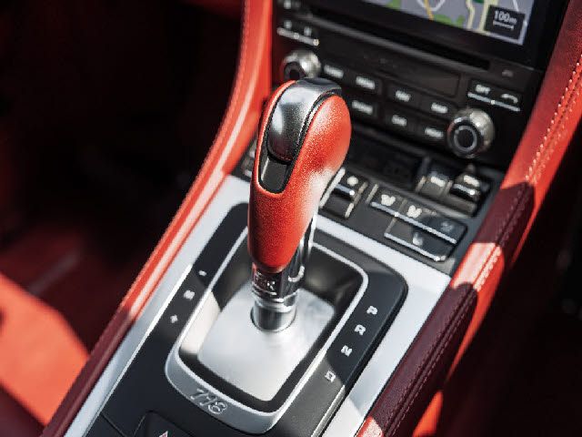 PORSCHE 718CAYMAN 2018 Image 31