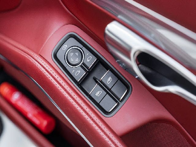 PORSCHE 718CAYMAN 2018 Image 31