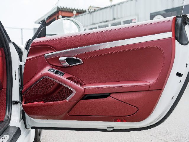 PORSCHE 718CAYMAN 2018 Image 31
