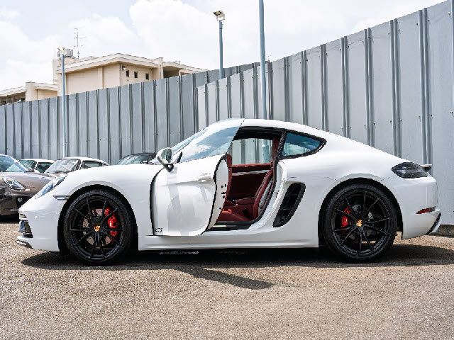 PORSCHE 718CAYMAN 2018 Image 31