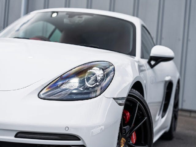 PORSCHE 718CAYMAN 2018 Image 31