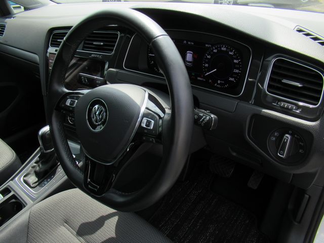 VOLKSWAGEN GOLF 2019 Image 31