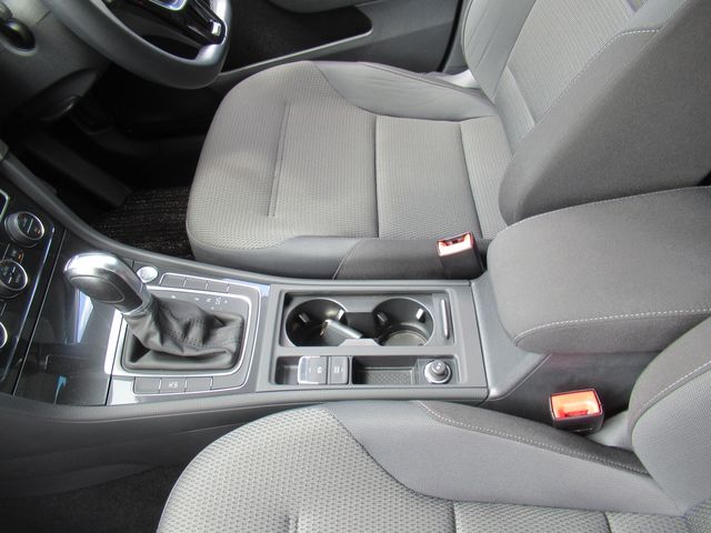 VOLKSWAGEN GOLF 2019 Image 31