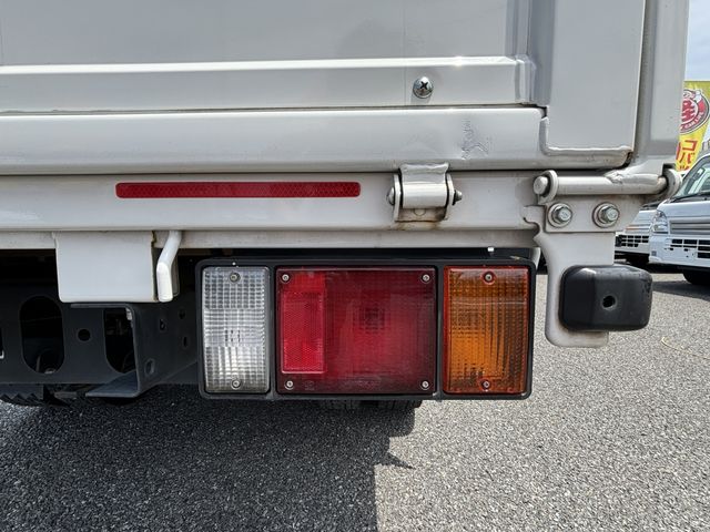 ISUZU ELF 2021 Image 31