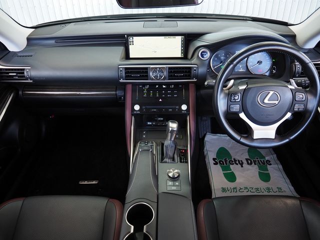 TOYOTA LEXUS IS300H 2016 Image 31