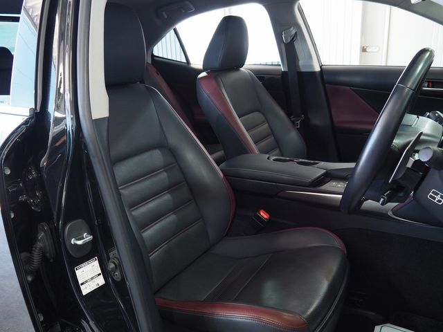 TOYOTA LEXUS IS300H 2016 Image 31