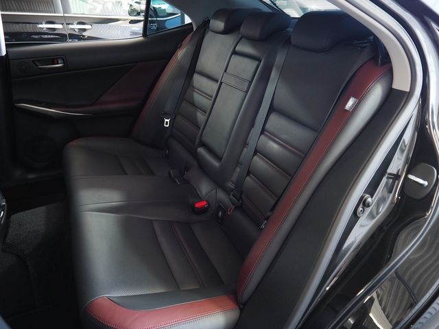 TOYOTA LEXUS IS300H 2016 Image 31