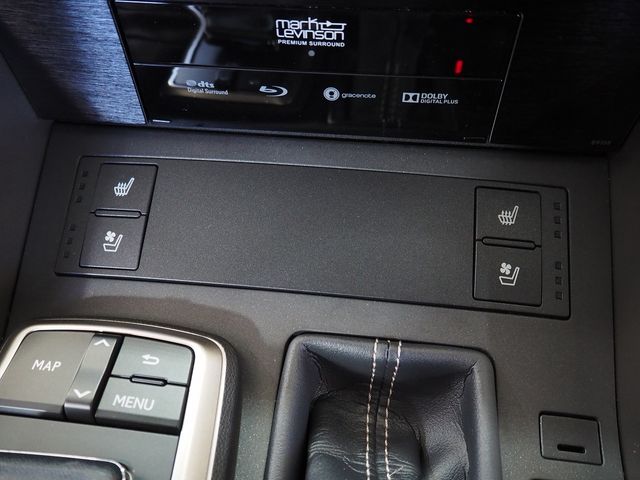 TOYOTA LEXUS IS300H 2016 Image 31