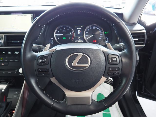 TOYOTA LEXUS IS300H 2016 Image 31