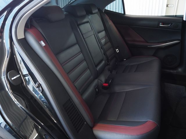 TOYOTA LEXUS IS300H 2016 Image 31