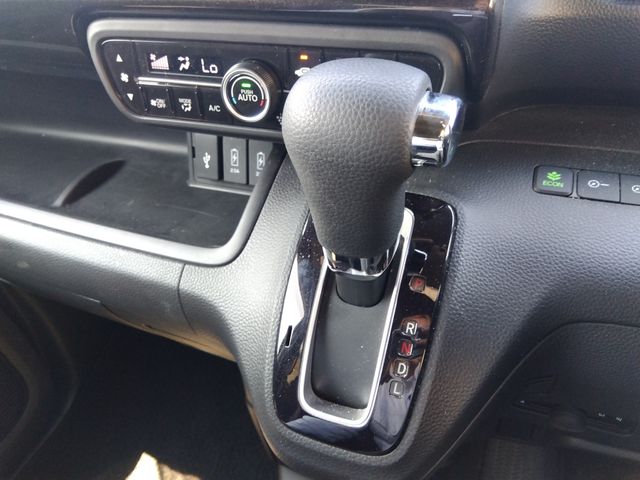 HONDA N BOX CUSTOM 4WD 2020 Image 31