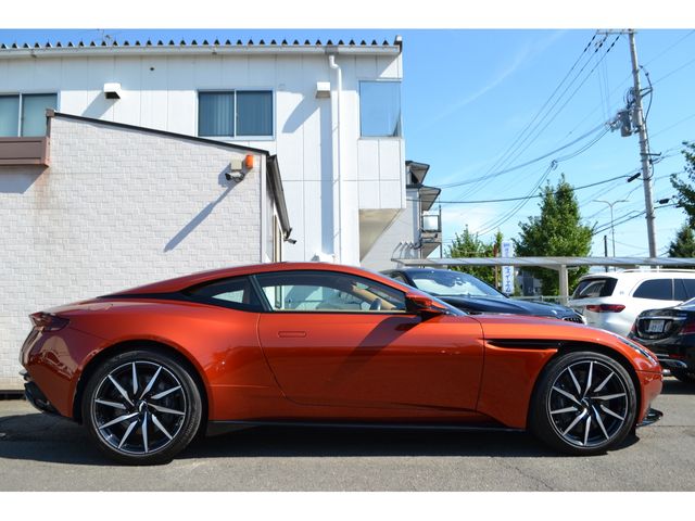 ASTON MARTIN ASTON MARTIN 2018 Image 31