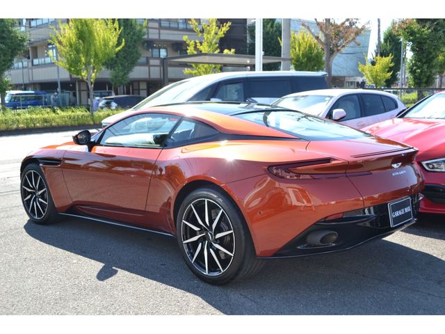 ASTON MARTIN ASTON MARTIN 2018 Image 31