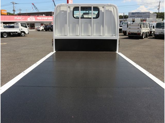 MITSUBISHI CANTER 2018 Image 31