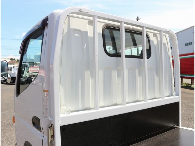 MITSUBISHI CANTER 2018 Image 31