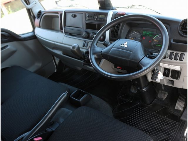 MITSUBISHI CANTER 2018 Image 31