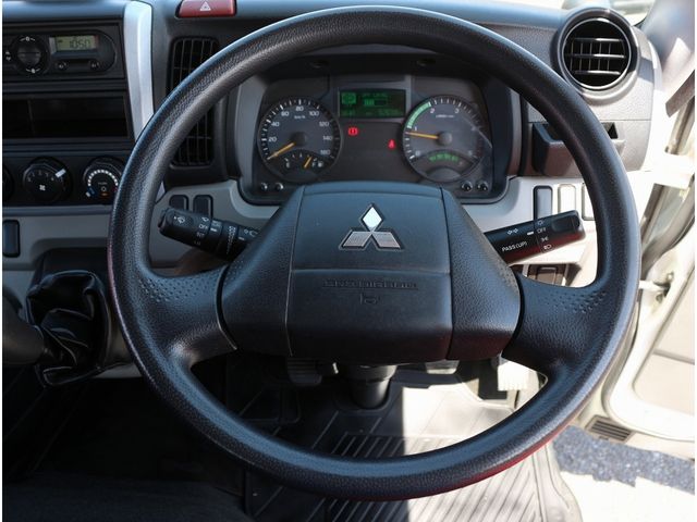 MITSUBISHI CANTER 2018 Image 31