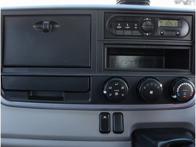 MITSUBISHI CANTER 2018 Image 31