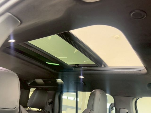 ROVER DEFENDER 2025 Image 31