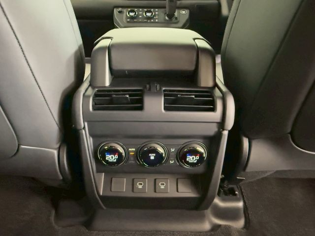 ROVER DEFENDER 2025 Image 31