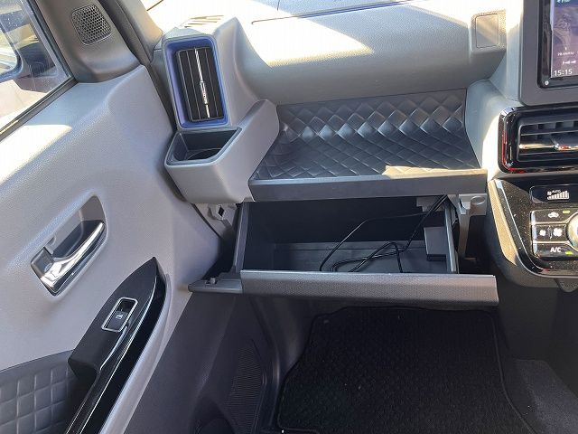 DAIHATSU TANTO CUSTOM 2020 Image 31