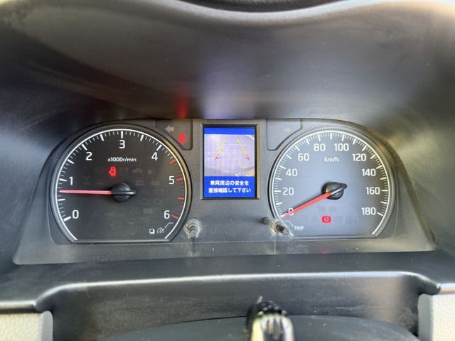 NISSAN NV350 CARAVAN 4WD 2012 Image 31