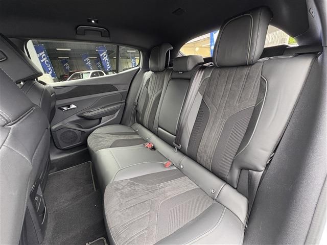PEUGEOT 408 2023 Image 31