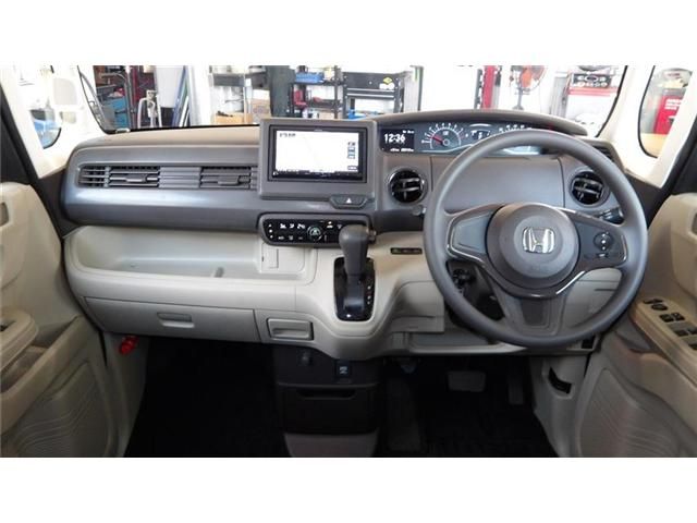 HONDA N BOX 2018 Image 31